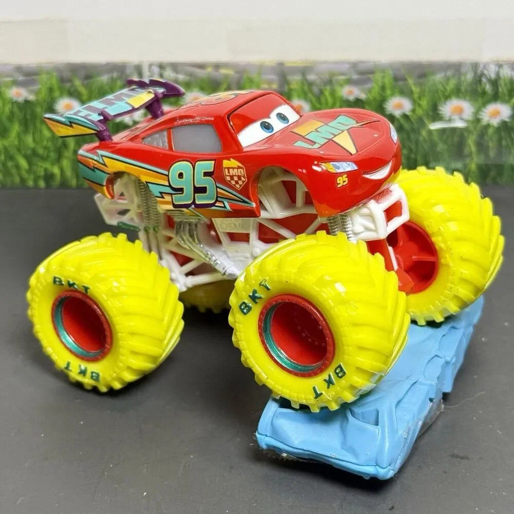 Disney Pixar Cars Custom Monster Jam Truck RTC Lightning McQueen 1:64